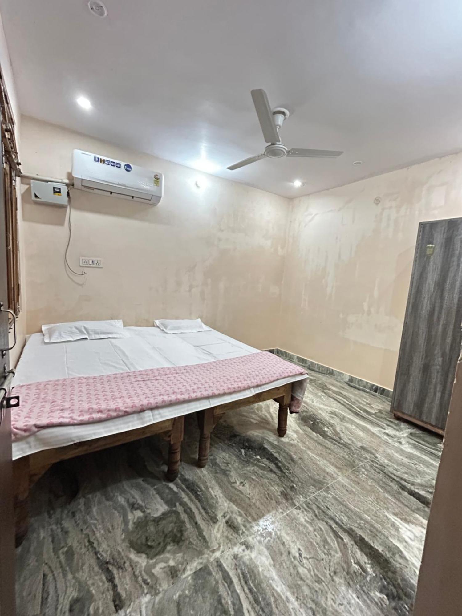 Vishwanath Residency Villa Allāhābād Junction Eksteriør bilde